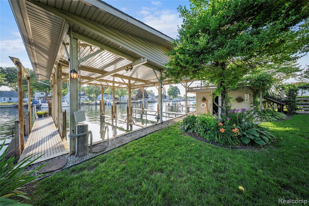 30500 Bayview Drive, Gibraltar, MI — Photo 30