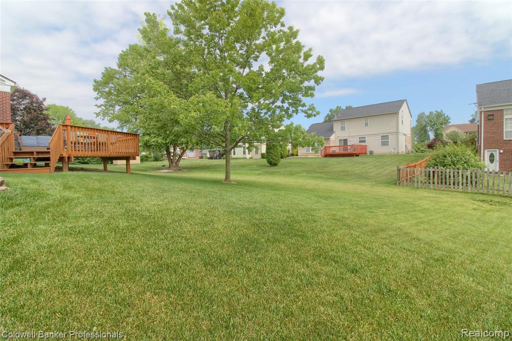 44516 Bramblewood Court, Belleville, MI 48111 — Photo 36