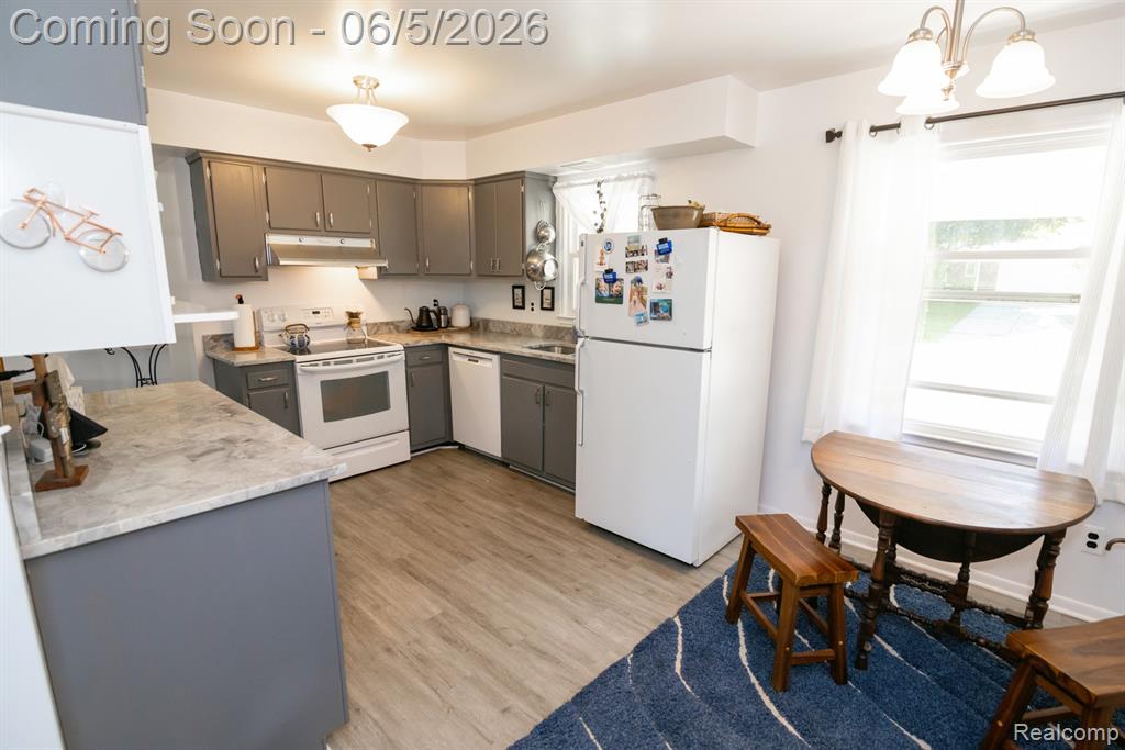 724 Sandstone Drive, Rochester Hills, MI 48309 — Photo 32