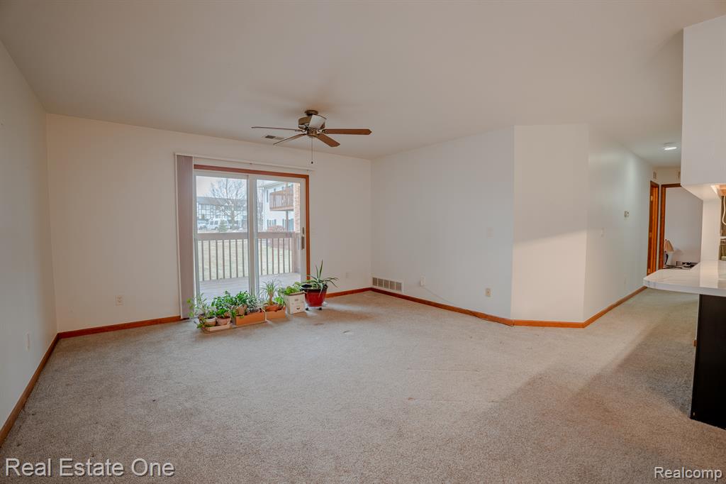 1375 HARBOUR Boulevard, 123, Trenton, MI 48183 — Photo 5