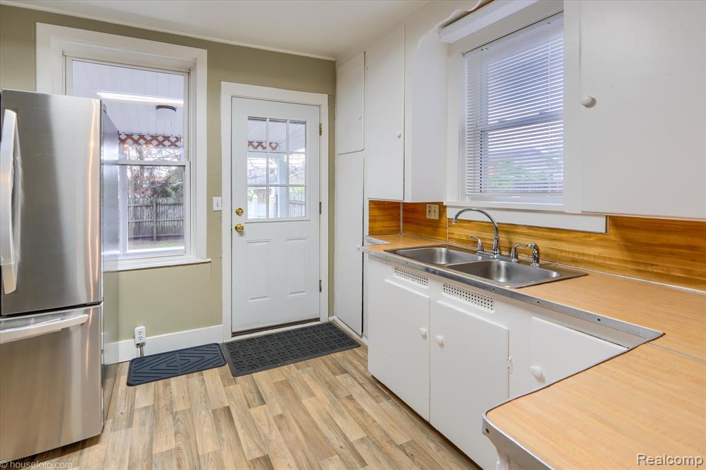 29 Law Street, Lapeer, MI 48446 — Photo 14