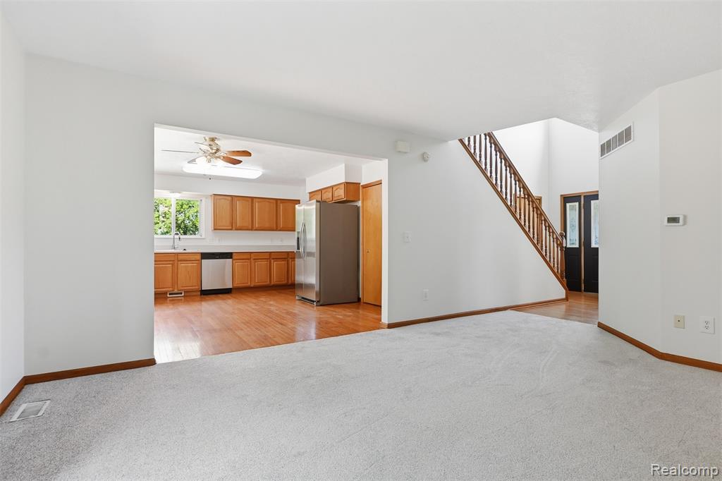 4482 Pleasant Valley Road, Brighton, MI 48114 — Photo 8
