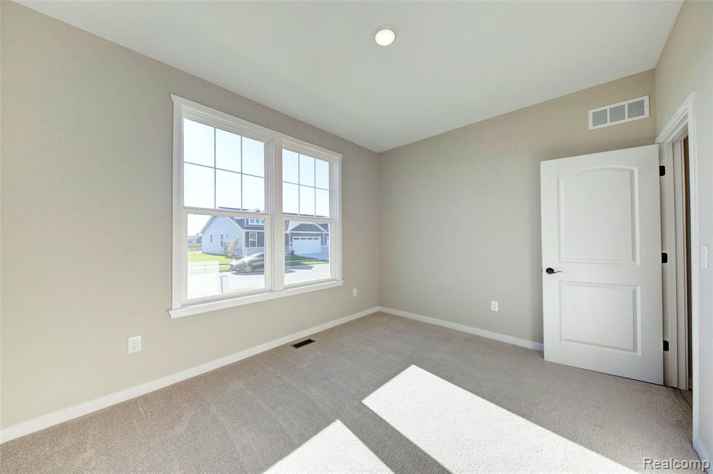 688 Round Rock Drive, Howell, MI 48843 — Photo 10