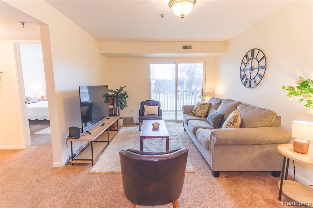 855 BRANDON Avenue, Pontiac, MI 48340 — Photo 8