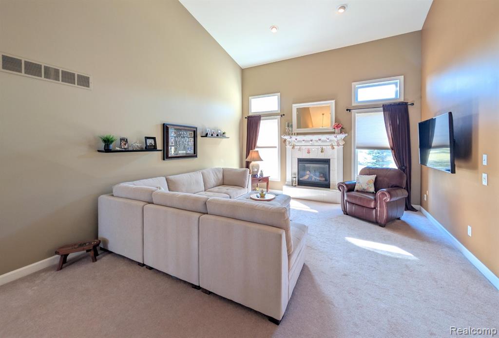 5441 Meadow Creek Court, Flint, MI 48532 — Photo 11
