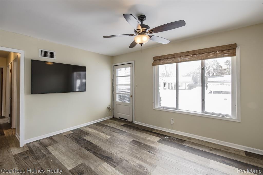 2340 Rollins Street, Grand Blanc, MI 48439 — Photo 7