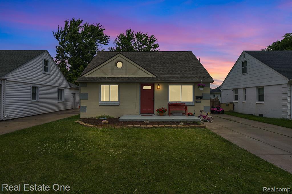 8251 STATE PARK, Center Line, MI 48015 — Photo 2