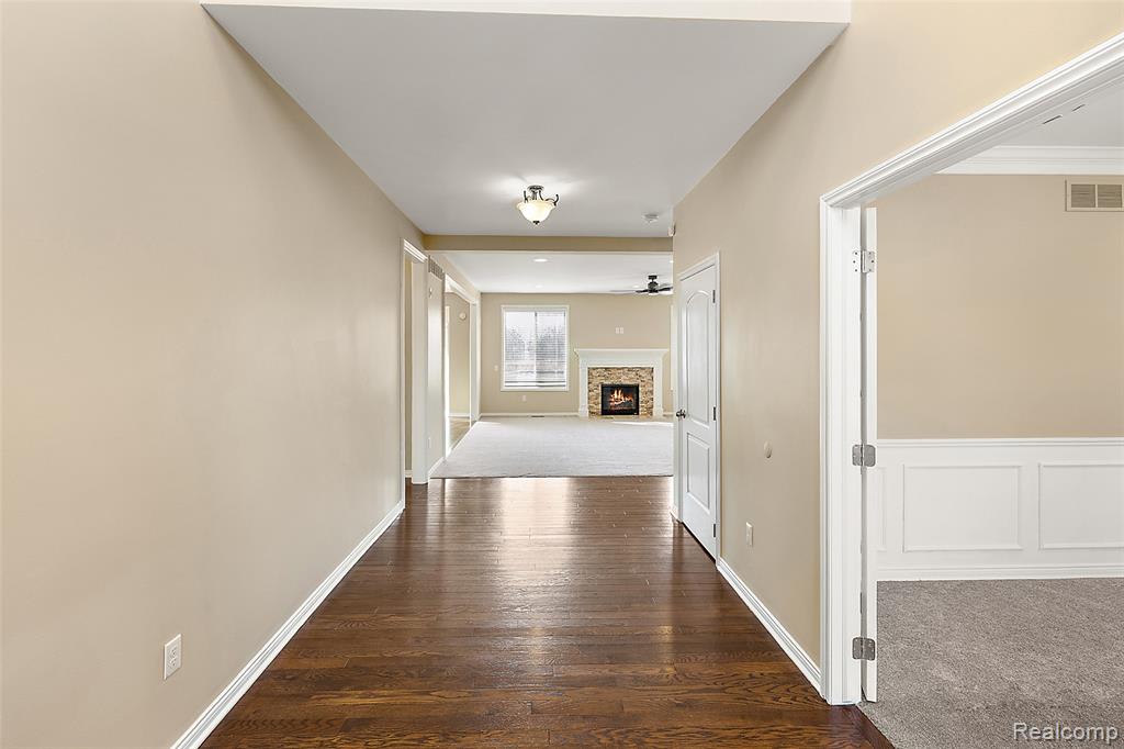 46267 Terrace Drive, Shelby Twp, MI 48317 — Photo 5