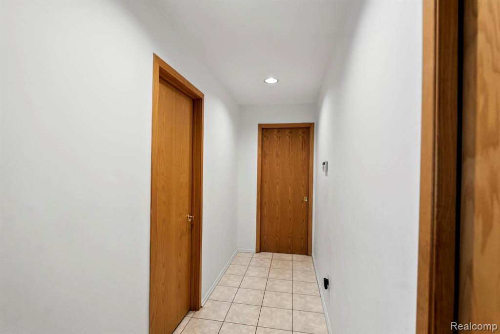 5322 Pond Bluff Drive, West Bloomfield, MI 48323 — Photo 34