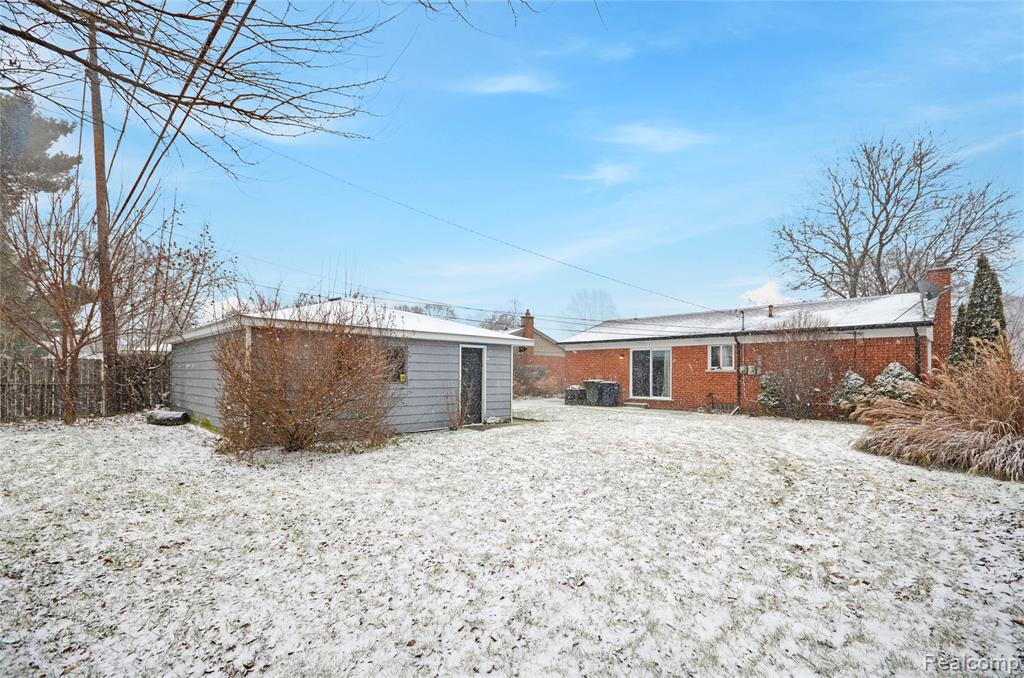 9015 Headley Drive, Sterling Heights, MI 48314 — Photo 26