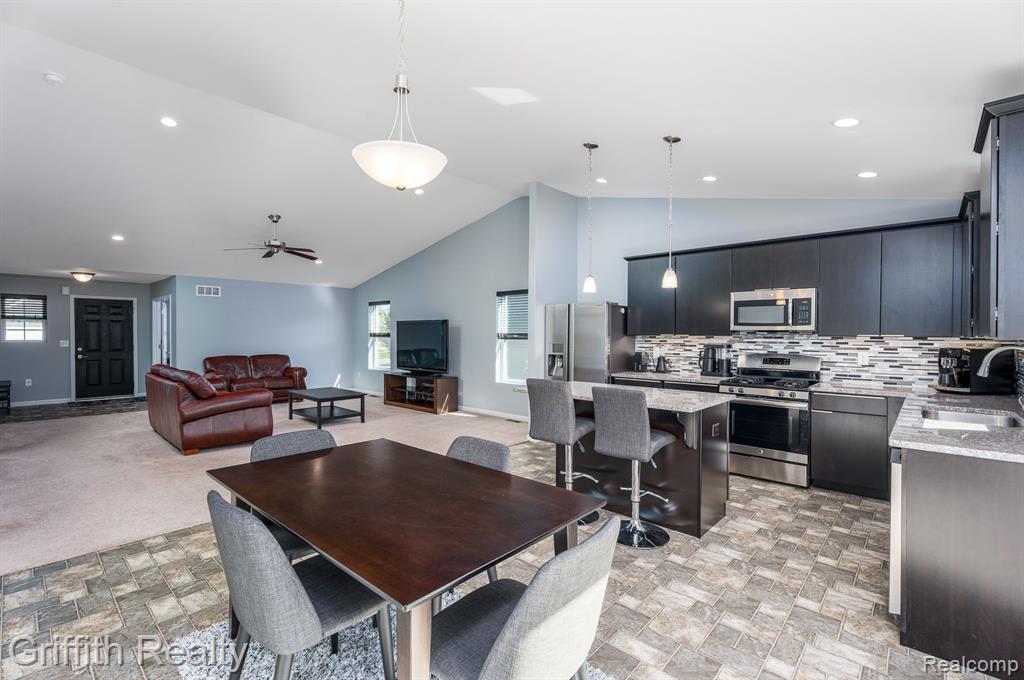 3576 AMBER OAKS Drive, Howell, MI 48855 — Photo 11