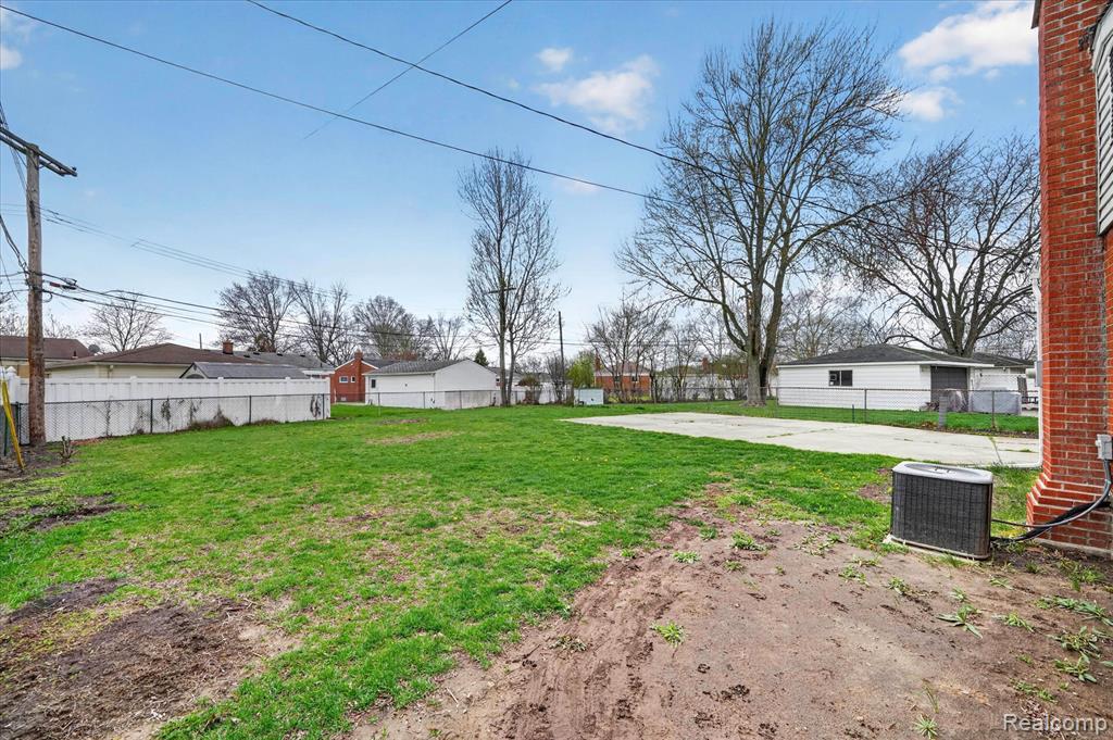 16672 Drake Street, Southgate, MI 48195 — Photo 38