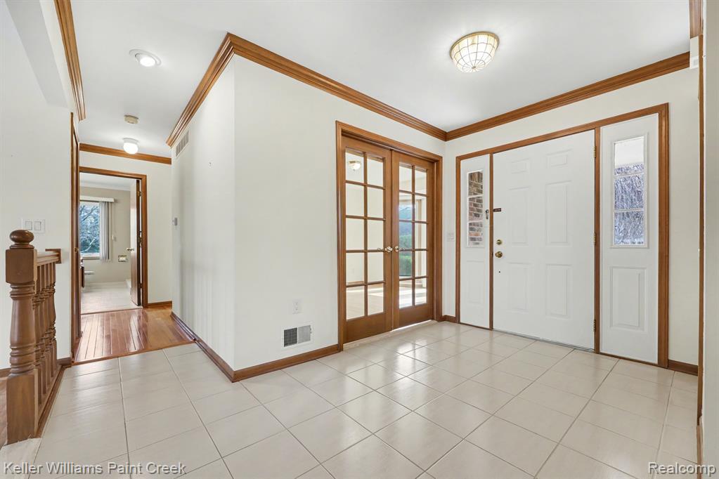 422 Parkland Court, Rochester Hills, MI 48307 — Photo 4