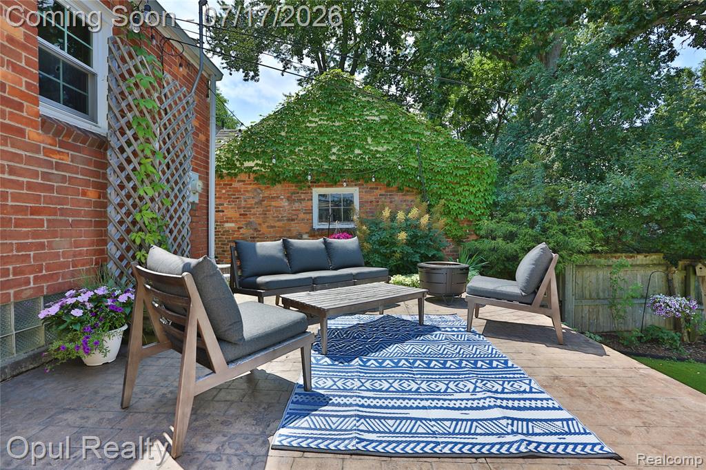 905 Forestdale Road, Royal Oak, MI 48067 — Photo 6