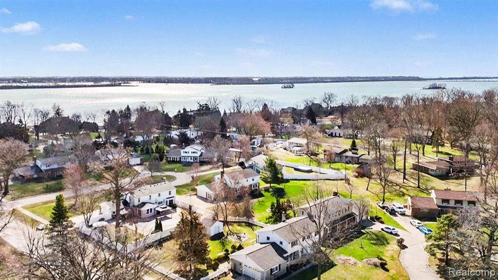 26031 Hidden Lane, Grosse Ile, MI 48138 — Photo 43