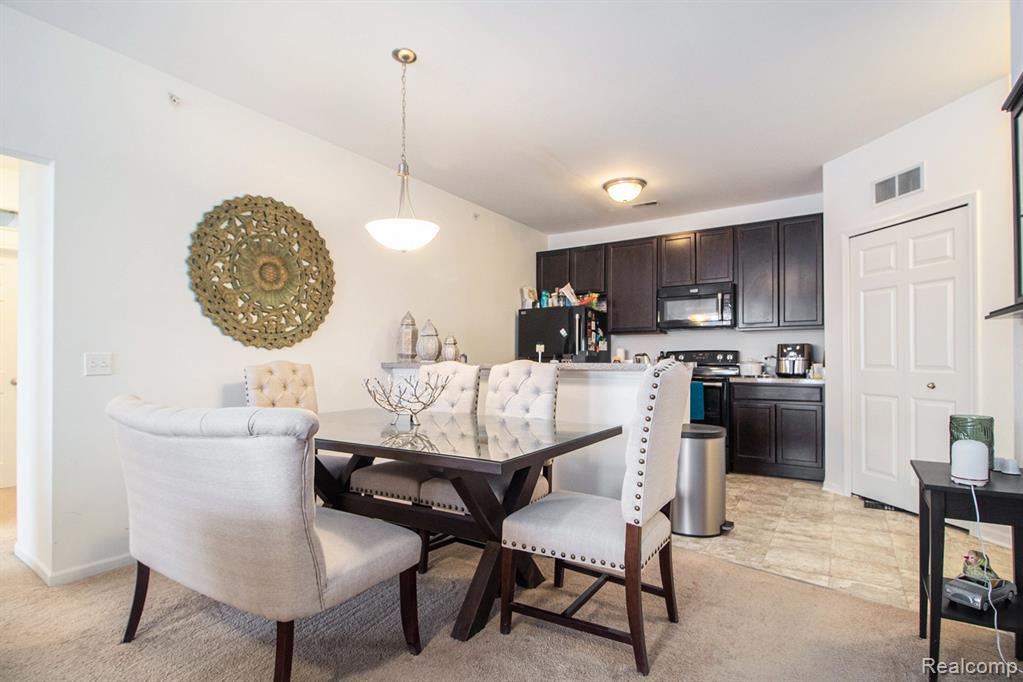 1043 E SUMMERFIELD GLEN Circle, Ann Arbor, MI 48103 — Photo 6