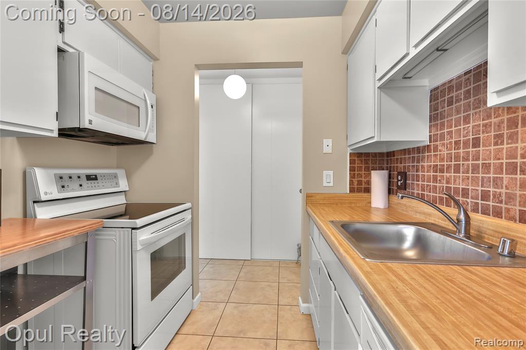 30052 W 12 Mile Road, 68, Farmington, MI 48334