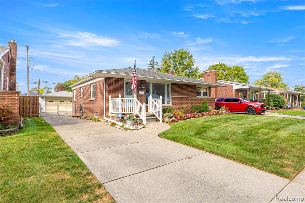8255 Kinmore Street, Dearborn Heights, MI 48127 — Photo 37