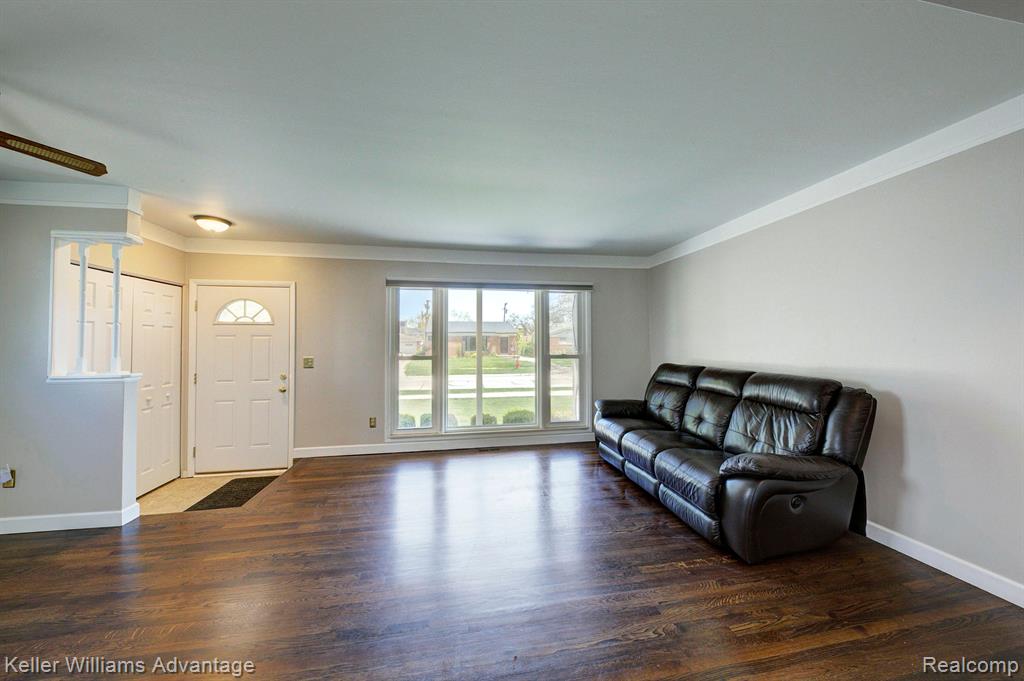 6249 DEERING Street, Garden City, MI — Photo 5