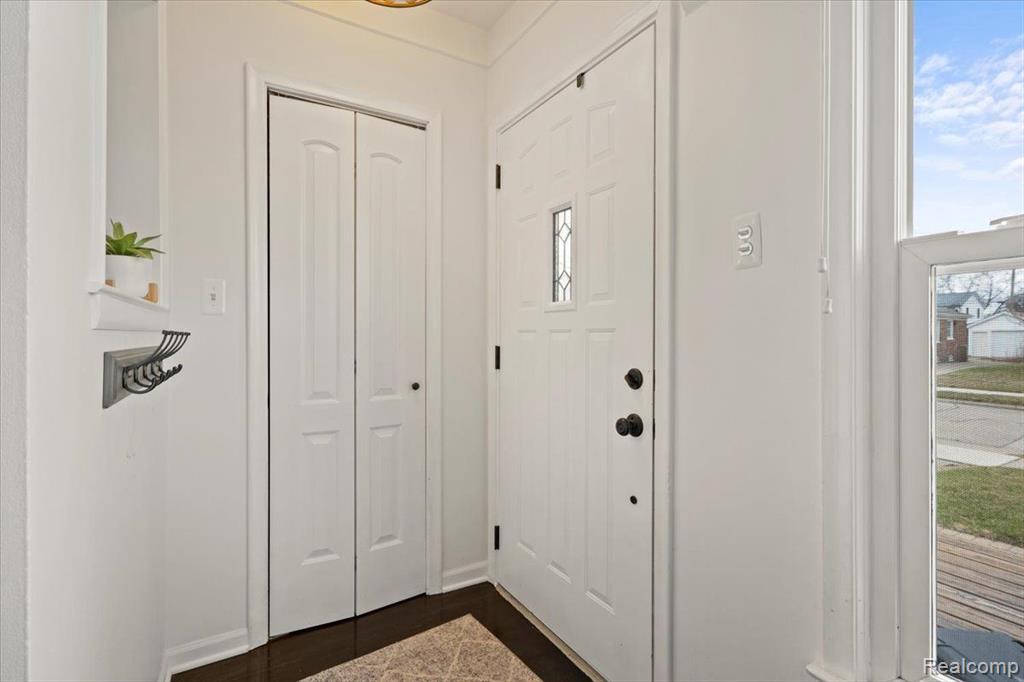 524 E LA SALLE Avenue, Royal Oak, MI 48073 — Photo 7