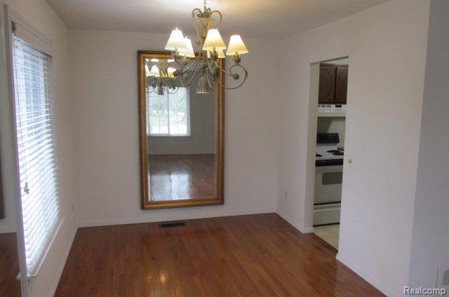 633 E FOX HILLS Drive, Bloomfield Hills, MI 48304 — Photo 3