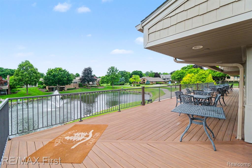 601 Brookwood Lane E, Rochester Hills, MI 48309 — Photo 34
