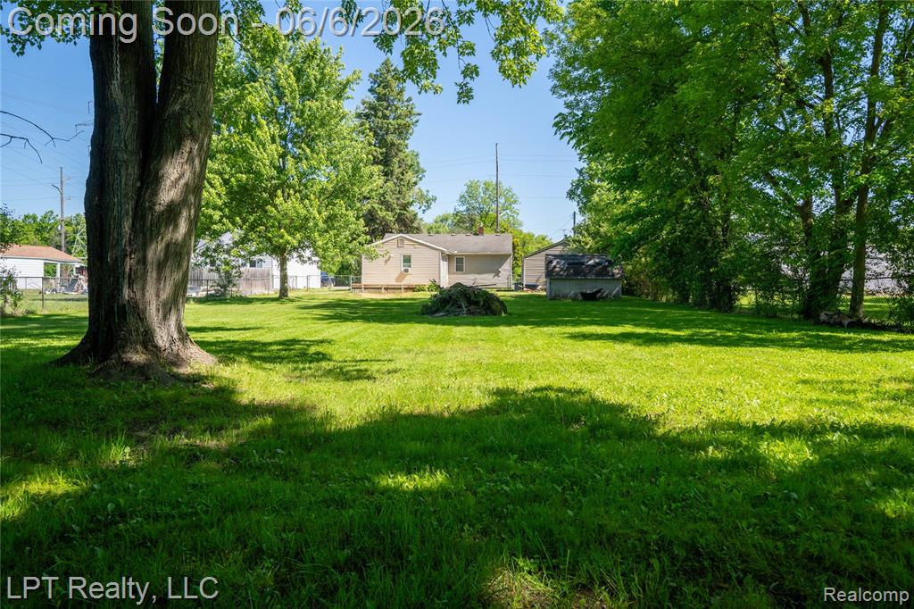 4152 Leith Street, Burton, MI 48509 — Photo 4