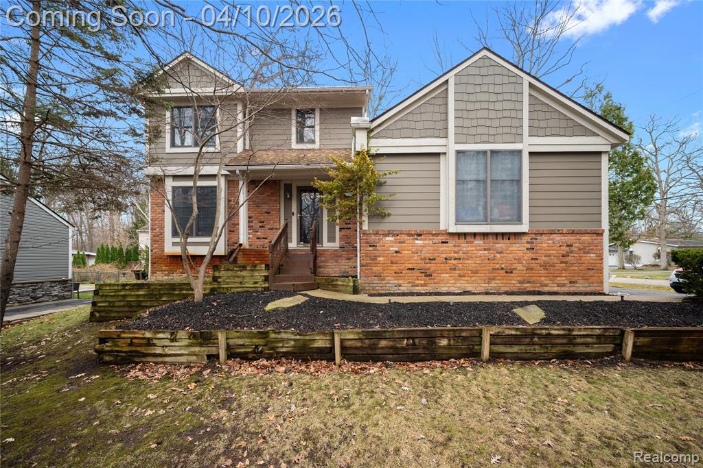 471 Hillson Drive, Waterford, MI 48327 — front exterior