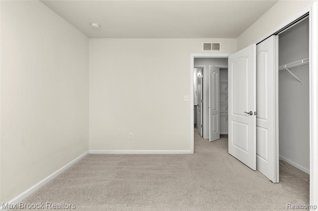 43474 CHANCELLOR Lane SE, Novi, MI — Photo 21