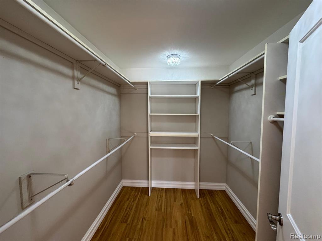 7490 S Brynmawr Court, West Bloomfield, MI — Photo 23