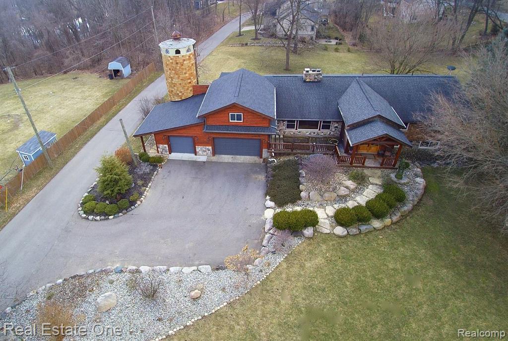 4909 ALGONQUIN Boulevard, Clarkston, MI 48348 — Photo 2