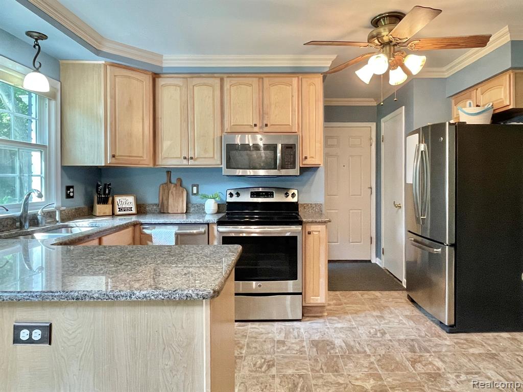 5753 Thorny Ash Road, Rochester, MI 48306 — Photo 9