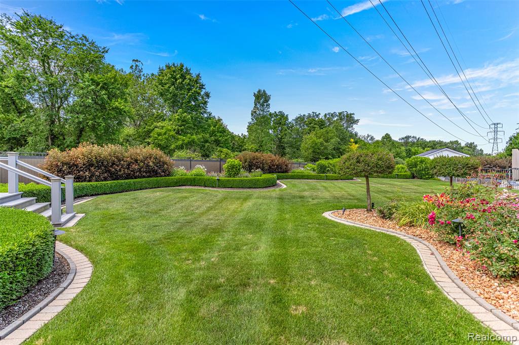 48367 Lake Valley Drive, Shelby Twp, MI 48317 — Photo 53