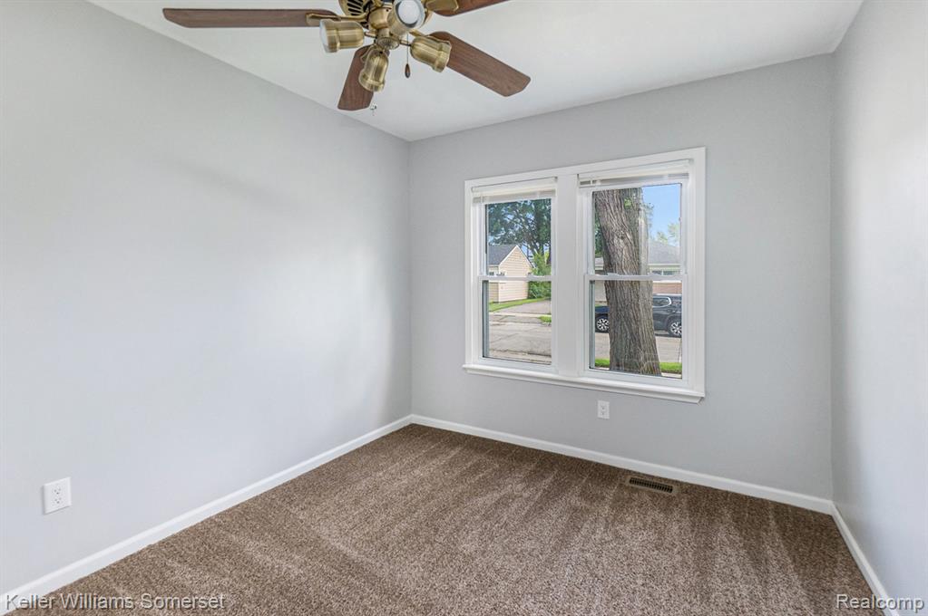 8233 Meadow Avenue, Warren, MI 48089 — Photo 10