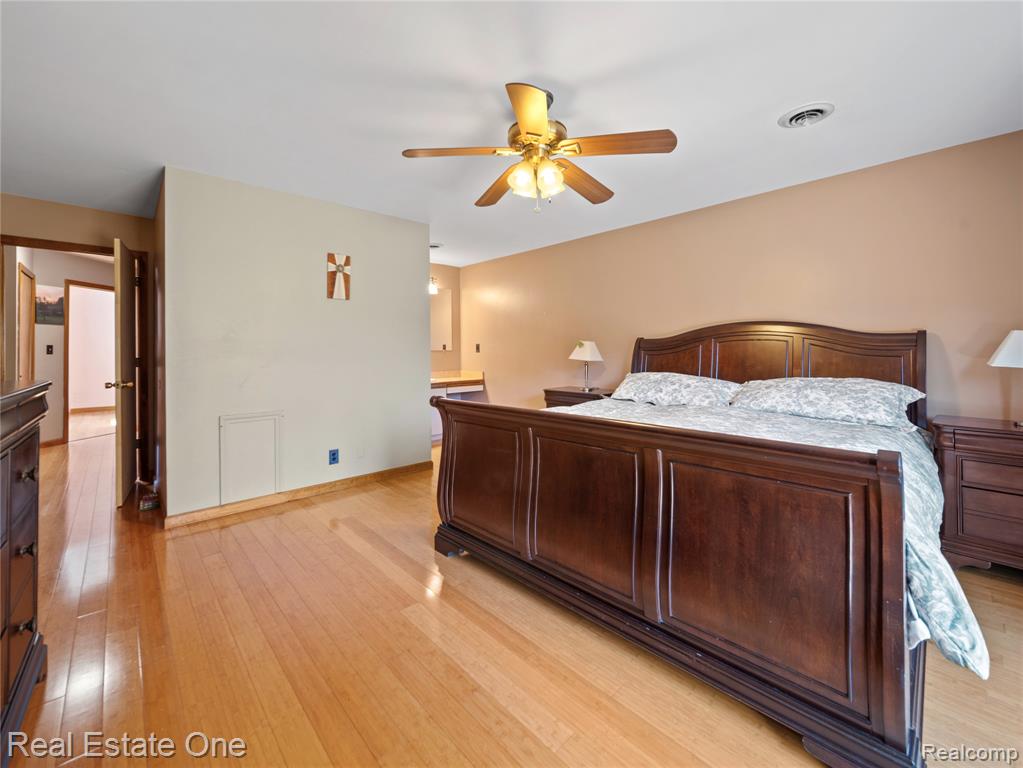 9755 Annabelle Court, South Lyon, MI 48178 — Photo 17