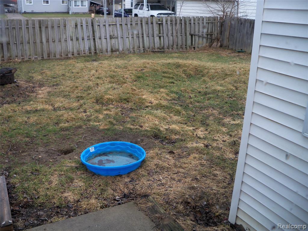 413 E Hemphill Road, Flint, MI 48507 — Photo 5