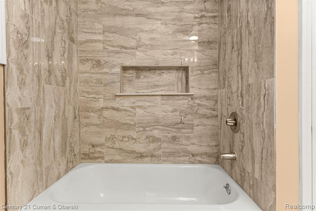 30631 Bayview Drive, Gibraltar, MI — Photo 23