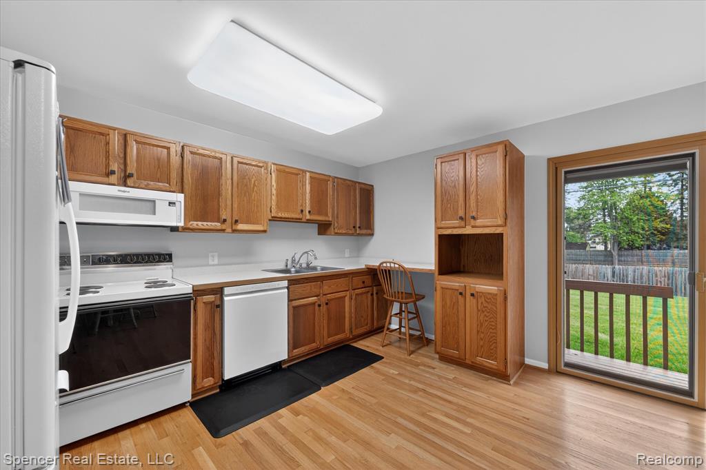 5988 Waldon Road, Clarkston, MI — Photo 14