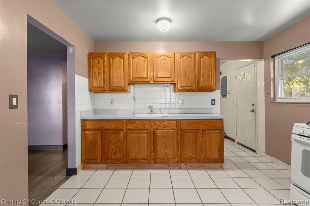 4437 Culver Street, Dearborn Heights, MI 48125 — Photo 8