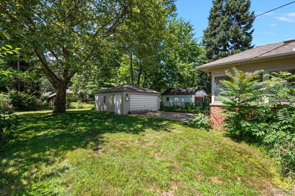 754 S Webik Avenue, Clawson, MI — Photo 10