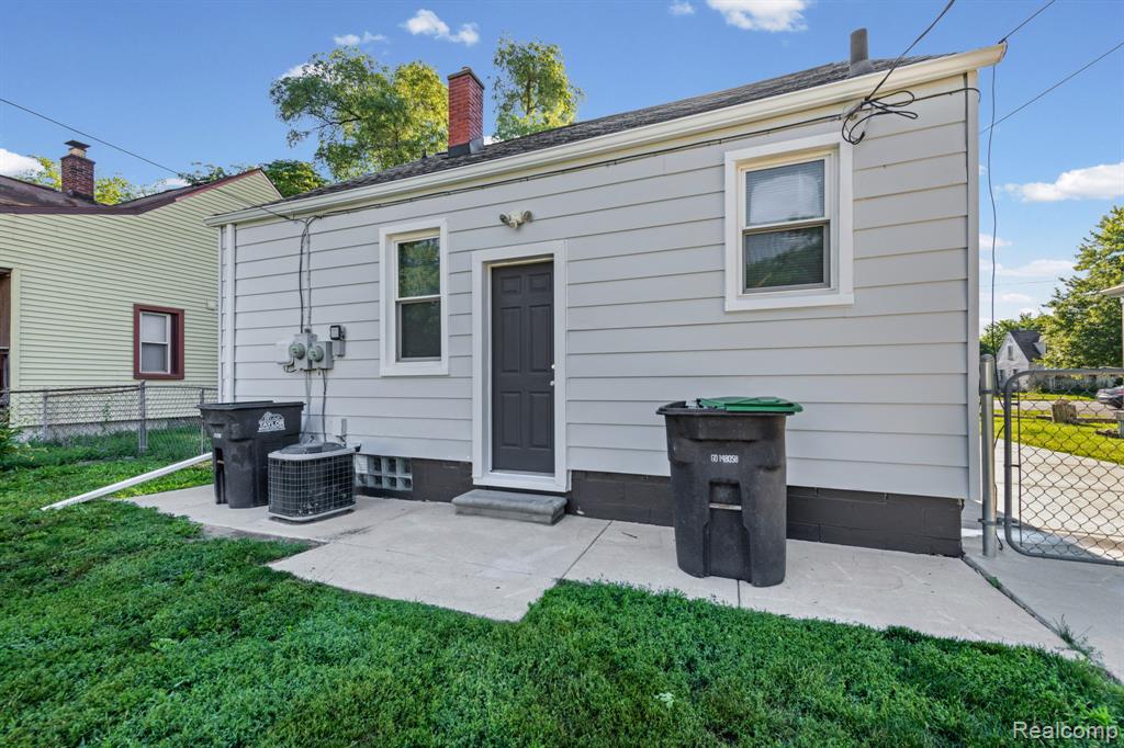 6556 Pelham Road, Taylor, MI 48180 — Photo 19
