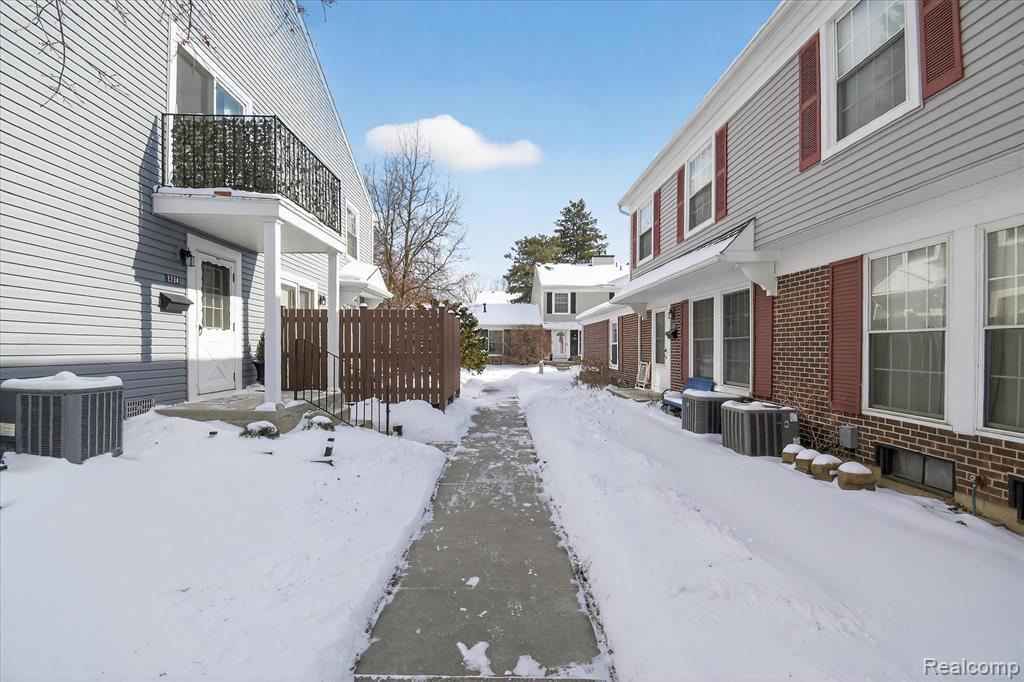 2736 Glenbridge Court, Ann Arbor, MI 48104 — Photo 36