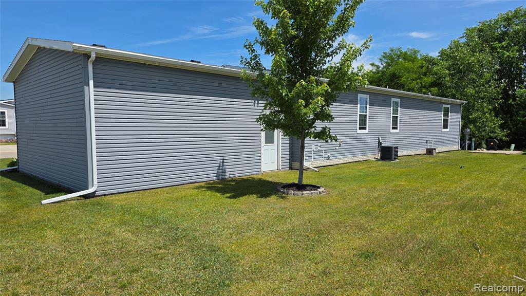 9758 Home Court, Fenton, MI 48430 — Photo 3