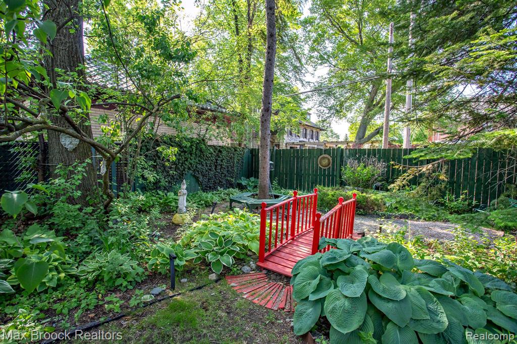 736 CHICAGO Boulevard, Detroit, MI 48202 — Photo 85