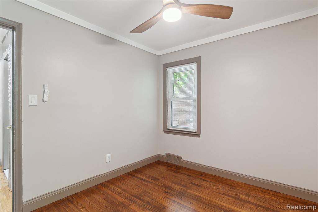 9585 Asbury Park, Detroit, MI 48227 — Photo 24