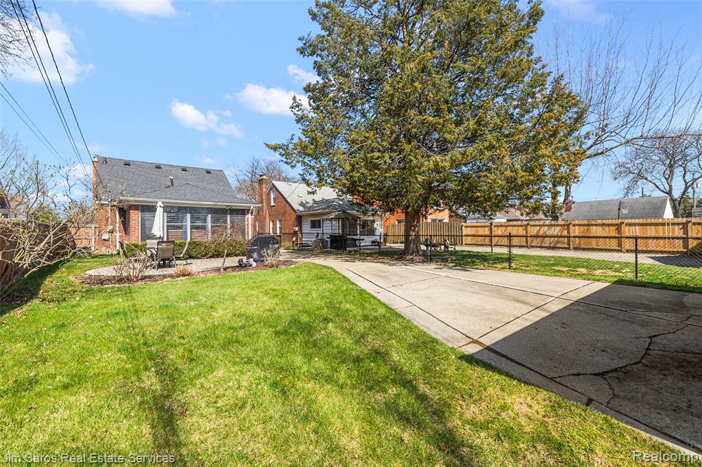 1837 Oxford Road, Grosse Pointe Woods, MI 48236 — Photo 27