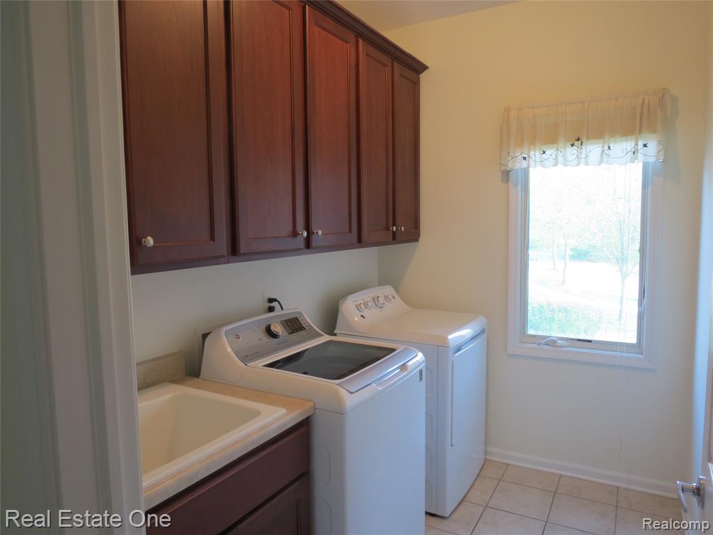 45702 Balfour Court, Novi, MI 48377 — Photo 27