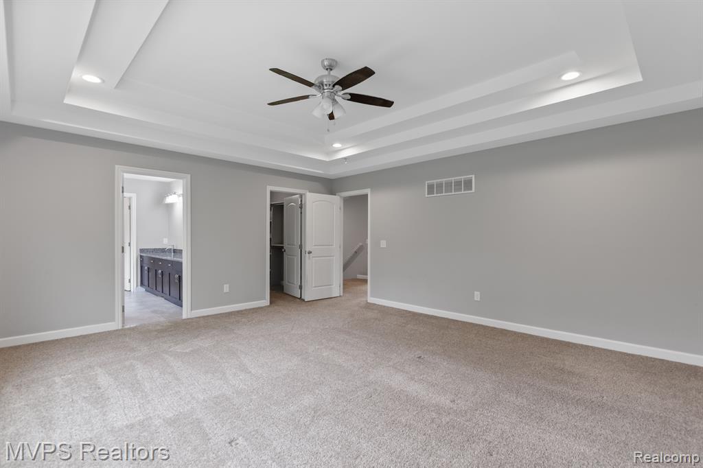 5325 SHOREWOOD Drive, Fort Gratiot, MI 48059 — Photo 33