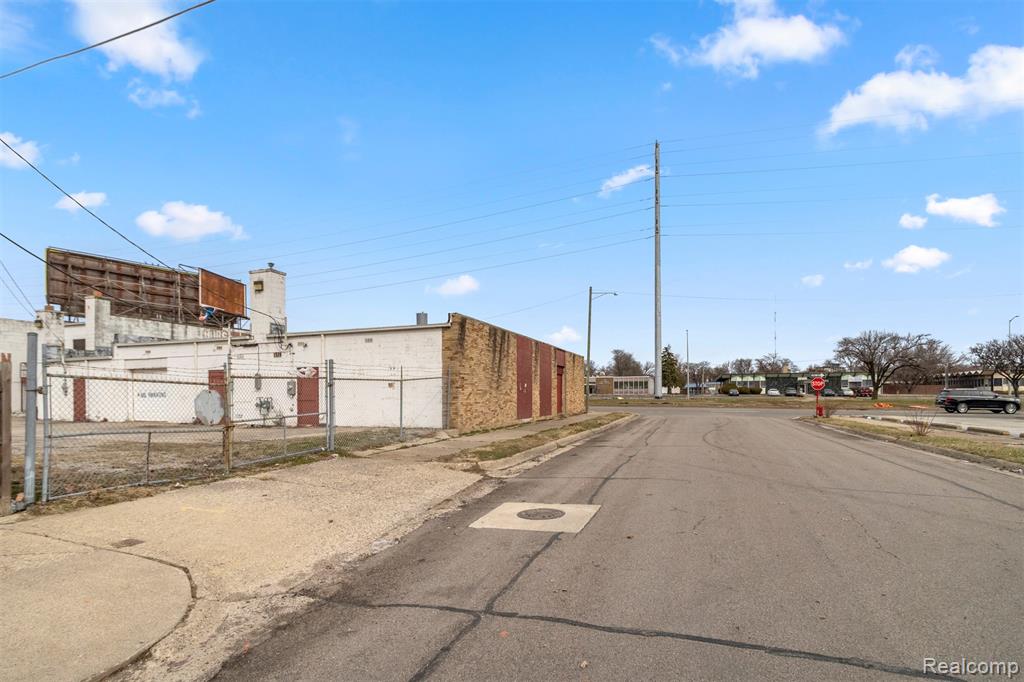 17521 W 8 Mile Road, Detroit, MI 48235 — Photo 12