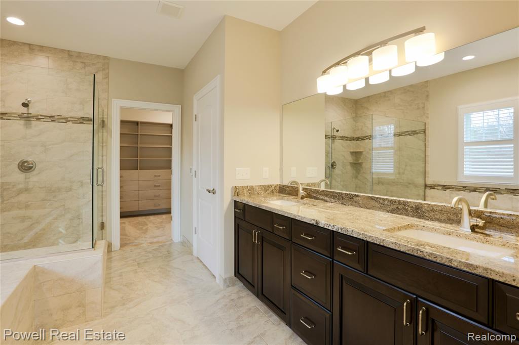 423 Verona Drive, Rochester Hills, MI 48307 — Photo 23